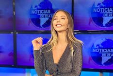romina malaspina conquisto a todos frente al espejo y con un vestido muy escotado