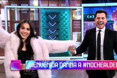 Fernando Dente recibió este martes a Danna Paola en su programa. Foto: Captura de pantalla Youtube América TV.