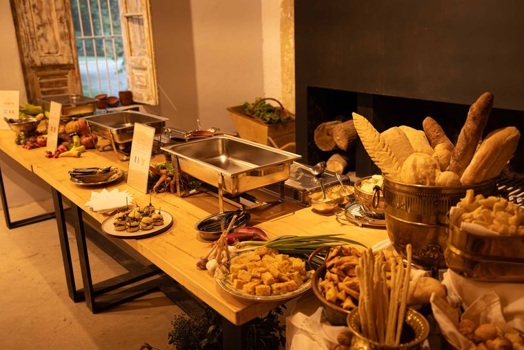 Delicias peruanas, francesas y argentinas, para degustar post charla. Delicias peruanas, francesas y argentinas, para degustar post charla.