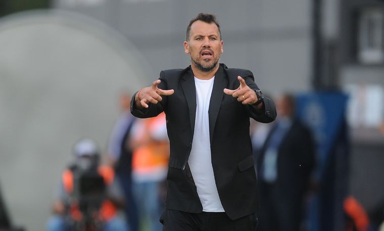 La CD de Newells decidió despedir a Mariano Soso y el reemplazante será el Ogro Fabbiani, quien desde Junín se fue para Rosario. Foto: FotoBaires
