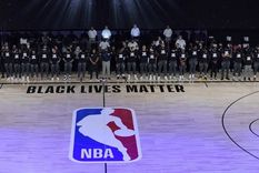 emotivo minuto de silencio en el reinicio de la nba en orlando