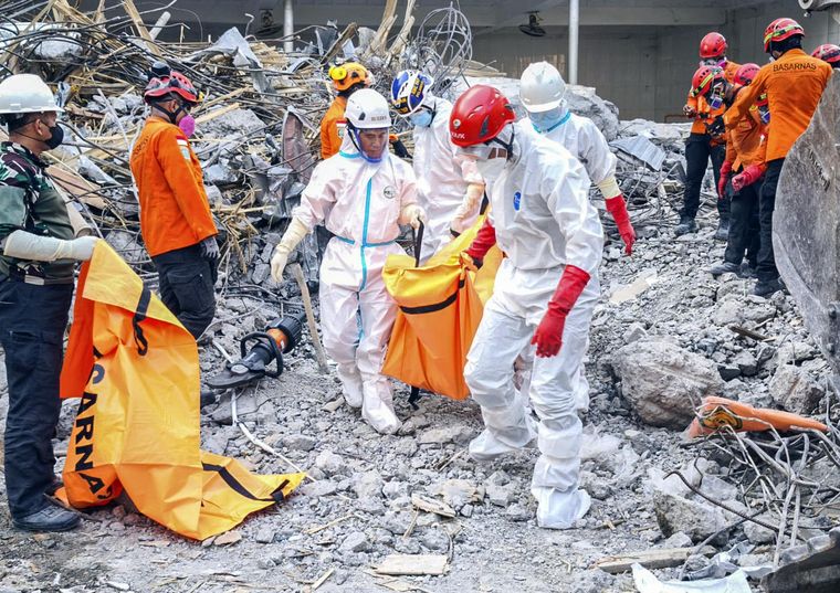 Hasta el octavo día de operaciones, en la tragedia en Indonesia se contabilizaron 157 personas afectadas, entre ellas 104 sobrevivientes.