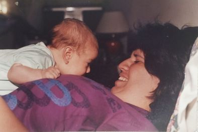 MDZol | Silvana junto a Gabriela, su pequeña hija que tenía tan solo 8 meses cuando ella murió. Foto: Marcelo Alguea