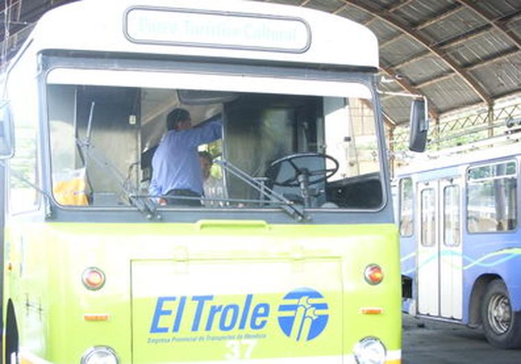 Un trole de Paseo Turístico Cultural. Foto: MDZ