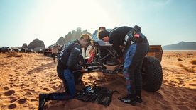 Pau Navarro y Jan Rosa continúan al frente de la categoría Challenger pese a los incidentes sufridos en la etapa maratón.