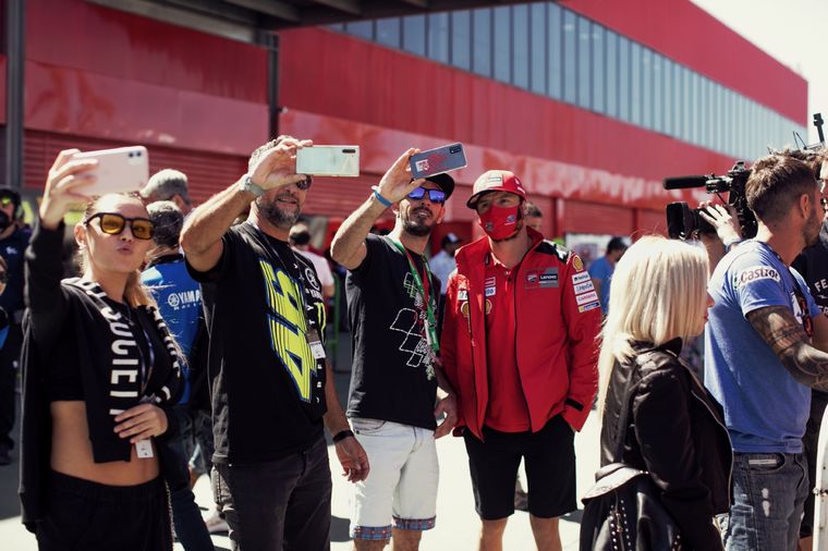 Los fanáticos que asistieron a los VIP de Hospitality y Corporativos recorrieron el Paddock y Pit Lane en el MotoGP Foto: Prensa MotoGP