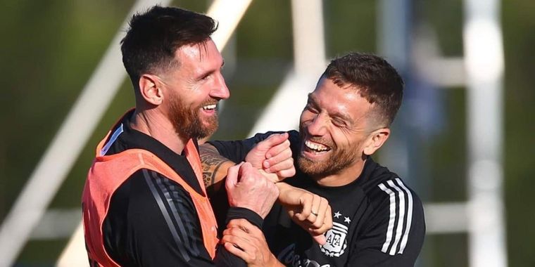 Messi y Papu Gómez, inseparables en la Selección argentina.