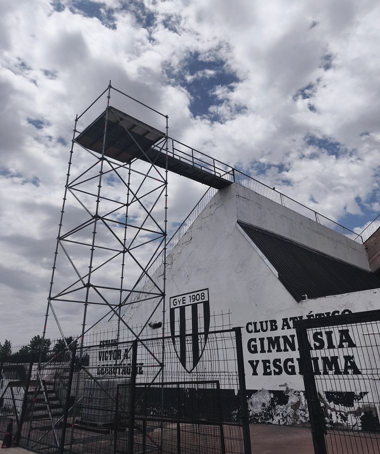 Gimnasia celebró en redes su regreso al Legrotaglie con fotos del estadio renovado. Gimnasia celebró en redes su regreso al Legrotaglie con fotos del estadio renovado.
