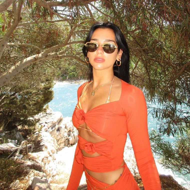 3 vestidos de Dua Lipa que tienen clon en Zara ¡más baratos! Foto: Instagram