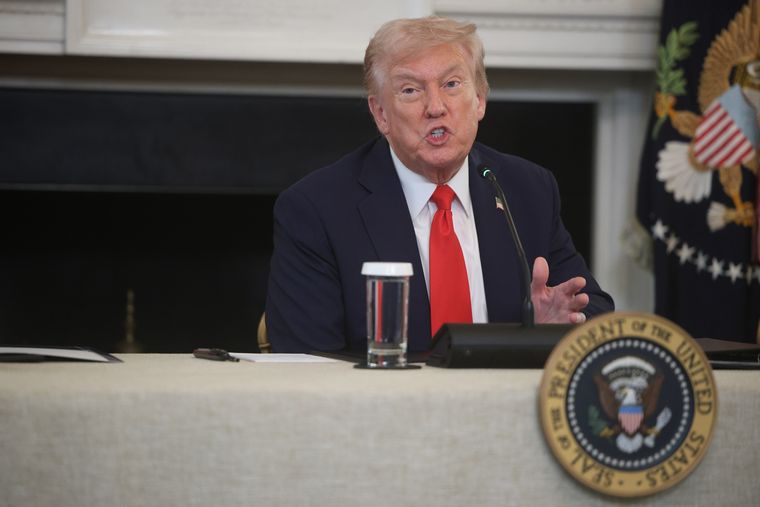 Donald Trump analiza la posibilidad de unirse a las reuniones en Egipto.