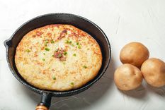 Tortilla de patatas y beicon Una receta simple y deliciosa ne pocos minutos Foto: Shutterstock