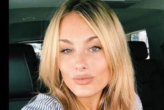 Hannah Mollie Gould se mostró en las redes sociales con un look de transparencias.