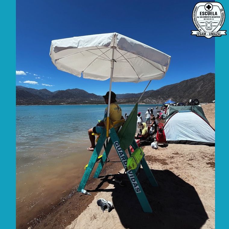 Guardavidas en Potrerillos. Guardavidas en Potrerillos.