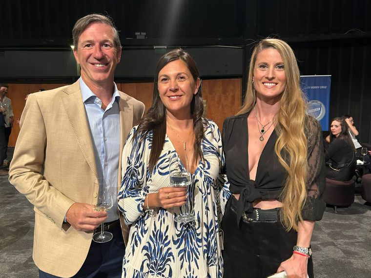 José Luis Saldaña, Erica Vicario y Vicky Dion. José Luis Saldaña, Erica Vicario y Vicky Dion.