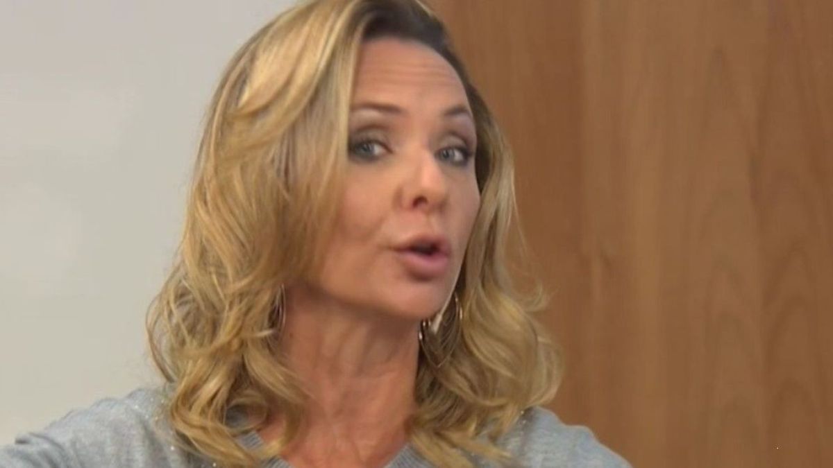 Evelyn Von Brocke se enojó y respondió a quienes criticaron su imagen tras la muerte de su papá: 