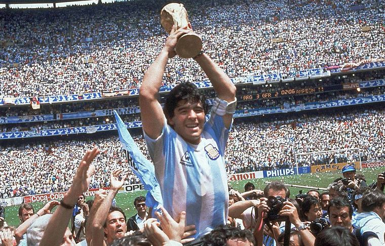 Diego Maradona Un argentino recuperó la camiseta que usó Maradona en la final el 86.
