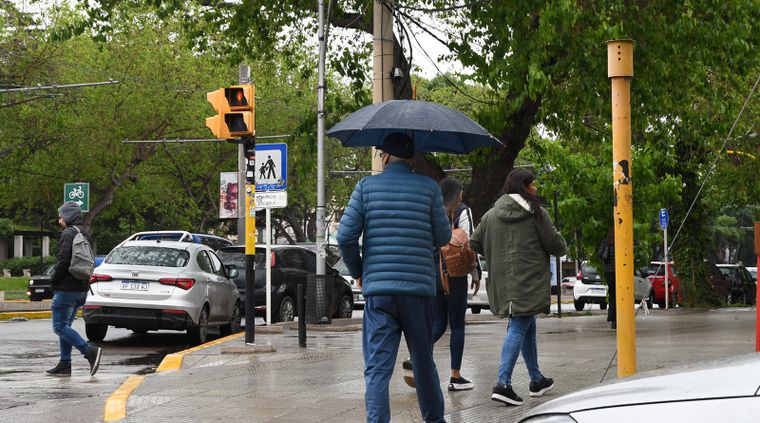 El Servicio Meteorológico Nacional pronosticó tormentas y vientos de sector sur en el AMBA para el cierre del fin de semana Foto: ALF PONCE MERCADO / MDZ