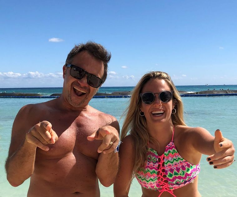 Sergio Lapegüe, junto a su hija Mica