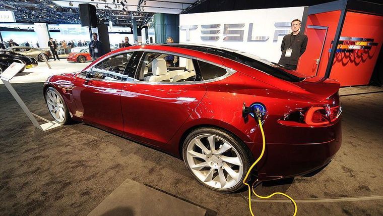 El S es uno de los modelos más vendidos de Tesla.