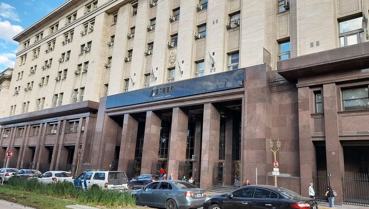 AFIP avanzó en la reglamentación del pago de deudas. Foto: ALF PONCE MERCADO / MDZ