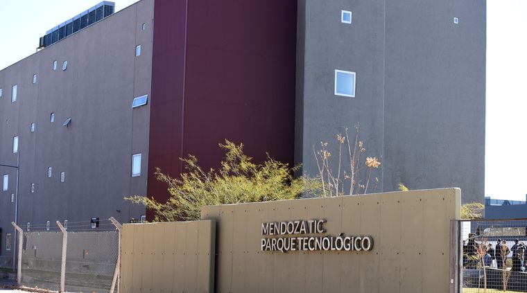 Los Premios Polo TIC 2025 buscan fortalecer el ecosistema digital mendocino y destacar a empresas y proyectos que mejoran la vida de las personas.