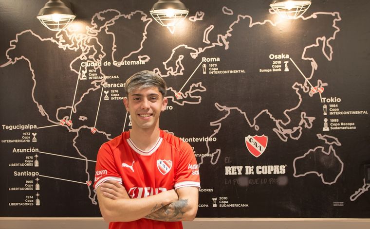 Santiago Toloza fue presentado en Independiente. Foto: Independiente