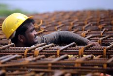 Los obreros la pasan mal en India. Foto: Gaming.