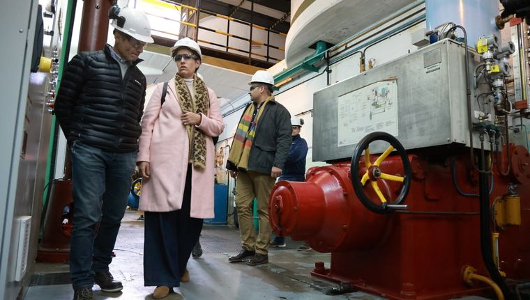 Jimena Latorre en una visita a una central de Los Nihuiles en mayo pasado. Foto: Gobierno