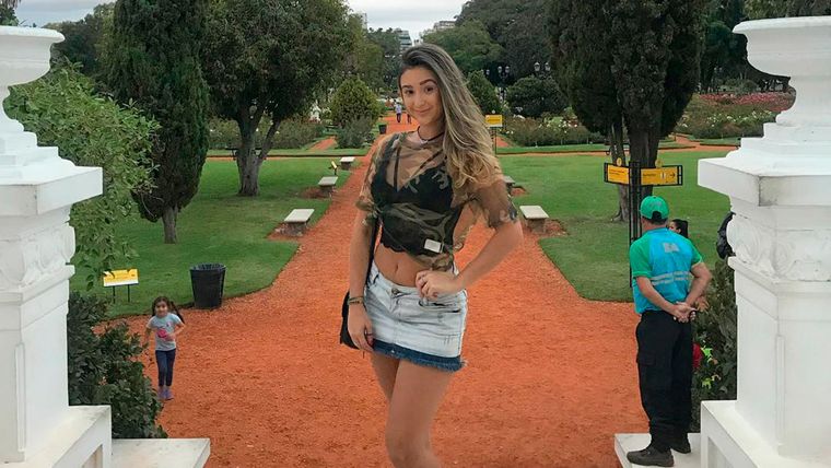 La estudiante brasileña habría muerto por una combinación entre exceso de alcohol y una falla en el ascensor