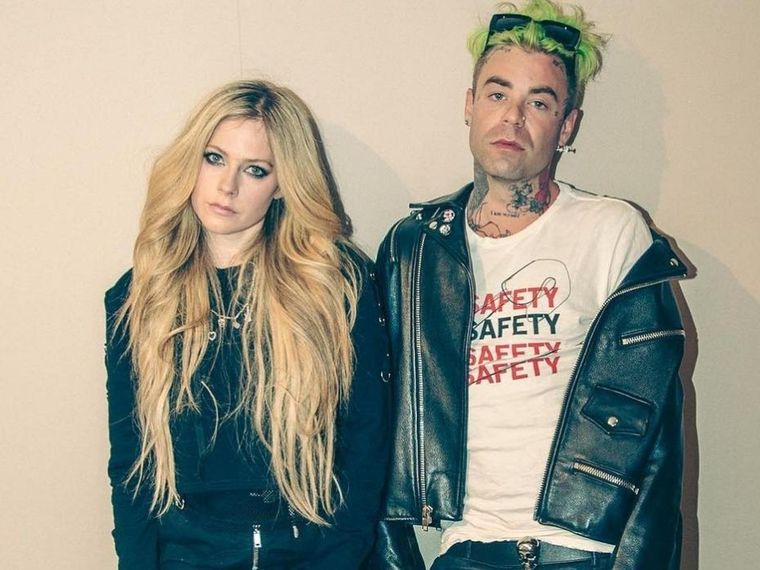 Foto: https://trome.pe/espectaculos/celebridades/avril-lavigne-se-comprometio-con-el-rapero-mod-sun-y-se-va-por-su-tercer-matrimonio-celebs-rmmn-noticia/