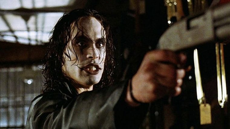 Brandon Lee falleció tras recibir varios balazos en un set de filmación