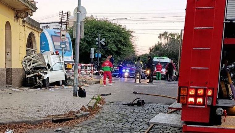 Una persona de 30 años falleció y otra fue hospitalizada. Foto: x de TrenSarmientoFC
