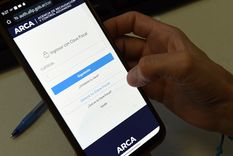 Es fundamental que los monotributistas se informen sobre los nuevos valores y requisitos para cumplir con sus obligaciones tributarias Foto: ALF PONCE MERCADO / MDZ