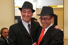 Marcelo y Jorge fueron de las primeras parejas en casarse por Registro Civil tras la sanción de la ley de Matrimonio Igualitario Foto: Twitter Fundación Huesped