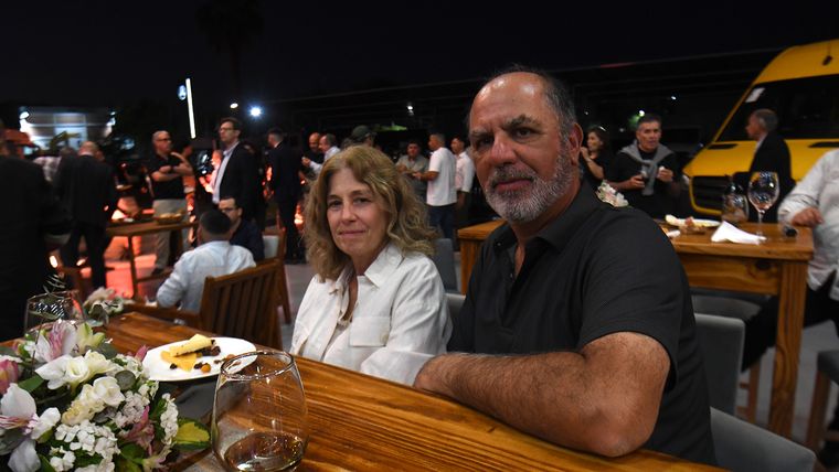 Marcela Martorelli y Jorge Crescitelli. Marcela Martorelli y Jorge Crescitelli.