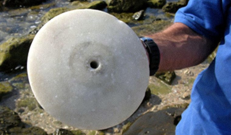 Arqueología Israel disco de mármol ophtalmoi El ophtalmoi, objeto arqueológico hallado en un sitio de Israel. Foto: Autoridad de Antigüedades de Israel