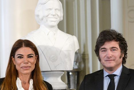 Zulemita Menem y Javier Milei. El Presidente ha mostrado en más de una oportunidad su admiración por el expresidente Carlos Menem. Foto: Presidencia Zulemita Menem y Javier Milei. El Presidente ha mostrado en más de una oportunidad su admiración por el expresidente Carlos Menem. Foto: Presidencia