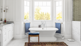 Foto: Good Housekeeping  https://www.goodhousekeeping.com/home/decorating-ideas/g38678383/white-bathroom-ideas/