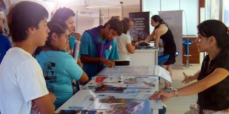 Graciela López (Der.) tenía 26 años y su familia y amigos la definieron como una amante de la montaña. Foto: Gentileza