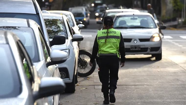 La iniciativa apunta a descongestionar calles tras choques menores, pero expertos advierten que sin registros adecuados, los reclamos pueden quedar en la nada. La iniciativa apunta a descongestionar calles tras choques menores, pero expertos advierten que sin registros adecuados, los reclamos pueden quedar en la nada.
