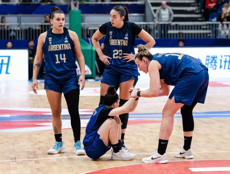Con Andrea Boquete y Victoria Gauna, Argentina afronta la Americup de básquet femenino en Chile. Con Andrea Boquete y Victoria Gauna, Argentina afronta la Americup de básquet femenino en Chile.