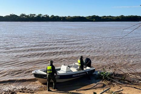 tragedia en el rio parana: tres argentinas murieron y continua la busqueda de un hombre en paraguay tragedia en el rio parana: tres argentinas murieron y continua la busqueda de un hombre en paraguay