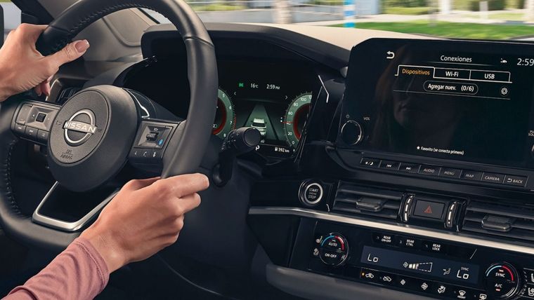 Interior del SUV Nissan Pathfinder Interior del SUV Nissan Pathfinder