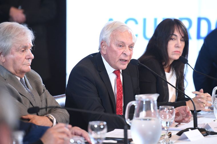 El pliego de Víctor Pesino recibió dictamen de mayoría en la comisión de Acuerdos.