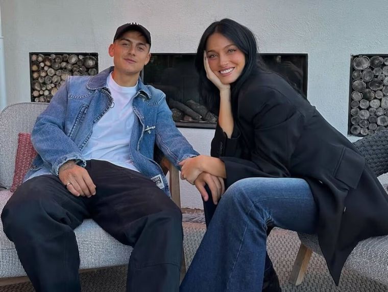 El living minimalista donde predominan los tonos neutros y la madera natural. El living minimalista donde predominan los tonos neutros y la madera natural.