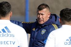 Almirón y su lista de concentrados. Foto: Boca Juniors Almirón y su lista de concentrados. Foto: Boca Juniors