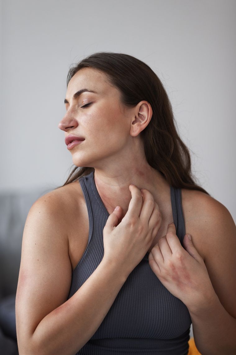 La culebrilla es una enfermedad dolorosa causada por la reactivación del virus de la varicela.