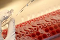 Las farmacéuticas se comprometieron a no acelerar las fases del proceso. Foto: GETTY IMAGES