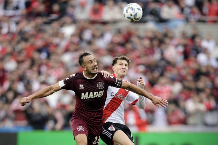 El defensor habló tras la igualdad en el Monumental. Foto: Fotobaires
