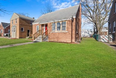 MDZol | Lista para la subasta. Así está hoy la casa donde nació y creció el papa León XIV. Fue construida en 1949 y ahora prácticamente reconstruida, ya que le agregaron un piso flotante, un baño más, cambiaron las cañerías y por las bajas temperaturas que hay en
